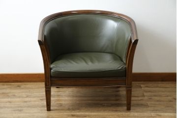 中古　maruni(マルニ木工)　地中海ロイヤルシリーズ(ROYAL)　高級感の漂う本革(レザー)1Pソファ(一人掛け、アームソファ、ラウンジソファ、サロンチェア)(定価約48万円)(R-083523)