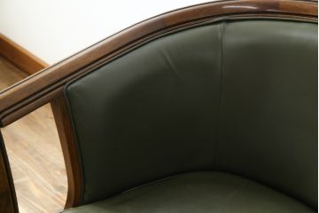 中古　maruni(マルニ木工)　地中海ロイヤルシリーズ(ROYAL)　高級感の漂う本革(レザー)1Pソファ(一人掛け、アームソファ、ラウンジソファ、サロンチェア)(定価約48万円)(R-083523)