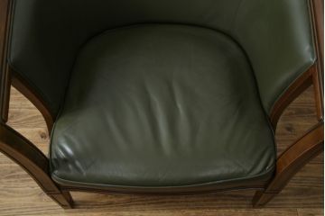 中古　maruni(マルニ木工)　地中海ロイヤルシリーズ(ROYAL)　高級感の漂う本革(レザー)1Pソファ(一人掛け、アームソファ、ラウンジソファ、サロンチェア)(定価約48万円)(R-083523)
