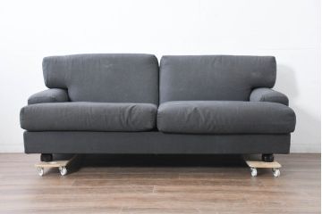 中古　イタリア　Cassina(カッシーナ)　ヴィコ・マジストレッティデザイン　名作「ドネガル(Donegal)」　2.5人掛けソファ(2P、2.5P、3P、2人掛け、3人掛け、アームソファ)(定価約45万円)(R-083524)
