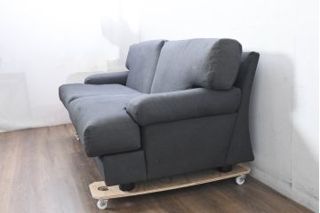中古　イタリア　Cassina(カッシーナ)　ヴィコ・マジストレッティデザイン　名作「ドネガル(Donegal)」　2.5人掛けソファ(2P、2.5P、3P、2人掛け、3人掛け、アームソファ)(定価約45万円)(R-083524)