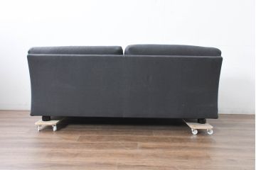 中古　イタリア　Cassina(カッシーナ)　ヴィコ・マジストレッティデザイン　名作「ドネガル(Donegal)」　2.5人掛けソファ(2P、2.5P、3P、2人掛け、3人掛け、アームソファ)(定価約45万円)(R-083524)