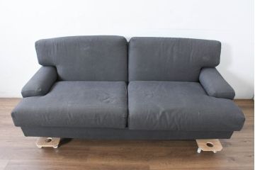 中古　イタリア　Cassina(カッシーナ)　ヴィコ・マジストレッティデザイン　名作「ドネガル(Donegal)」　2.5人掛けソファ(2P、2.5P、3P、2人掛け、3人掛け、アームソファ)(定価約45万円)(R-083524)
