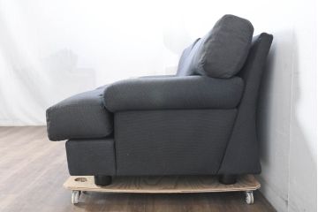 中古　イタリア　Cassina(カッシーナ)　ヴィコ・マジストレッティデザイン　名作「ドネガル(Donegal)」　2.5人掛けソファ(2P、2.5P、3P、2人掛け、3人掛け、アームソファ)(定価約45万円)(R-083524)