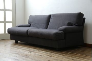 中古　イタリア　Cassina(カッシーナ)　ヴィコ・マジストレッティデザイン　名作「ドネガル(Donegal)」　2.5人掛けソファ(2P、2.5P、3P、2人掛け、3人掛け、アームソファ)(定価約45万円)(R-083524)