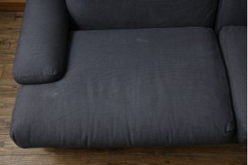 中古　イタリア　Cassina(カッシーナ)　ヴィコ・マジストレッティデザイン　名作「ドネガル(Donegal)」　2.5人掛けソファ(2P、2.5P、3P、2人掛け、3人掛け、アームソファ)(定価約45万円)(R-083524)