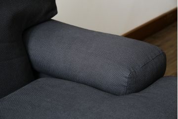 中古　イタリア　Cassina(カッシーナ)　ヴィコ・マジストレッティデザイン　名作「ドネガル(Donegal)」　2.5人掛けソファ(2P、2.5P、3P、2人掛け、3人掛け、アームソファ)(定価約45万円)(R-083524)