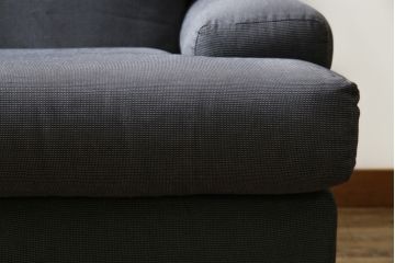 中古　イタリア　Cassina(カッシーナ)　ヴィコ・マジストレッティデザイン　名作「ドネガル(Donegal)」　2.5人掛けソファ(2P、2.5P、3P、2人掛け、3人掛け、アームソファ)(定価約45万円)(R-083524)