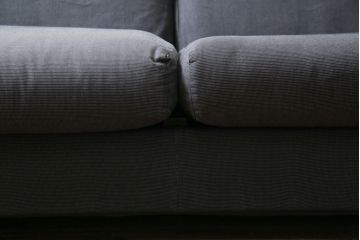 中古　イタリア　Cassina(カッシーナ)　ヴィコ・マジストレッティデザイン　名作「ドネガル(Donegal)」　2.5人掛けソファ(2P、2.5P、3P、2人掛け、3人掛け、アームソファ)(定価約45万円)(R-083524)