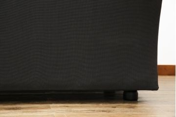 中古　イタリア　Cassina(カッシーナ)　ヴィコ・マジストレッティデザイン　名作「ドネガル(Donegal)」　2.5人掛けソファ(2P、2.5P、3P、2人掛け、3人掛け、アームソファ)(定価約45万円)(R-083524)