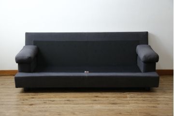 中古　イタリア　Cassina(カッシーナ)　ヴィコ・マジストレッティデザイン　名作「ドネガル(Donegal)」　2.5人掛けソファ(2P、2.5P、3P、2人掛け、3人掛け、アームソファ)(定価約45万円)(R-083524)