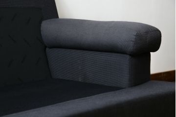 中古　イタリア　Cassina(カッシーナ)　ヴィコ・マジストレッティデザイン　名作「ドネガル(Donegal)」　2.5人掛けソファ(2P、2.5P、3P、2人掛け、3人掛け、アームソファ)(定価約45万円)(R-083524)