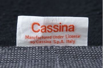 中古　イタリア　Cassina(カッシーナ)　ヴィコ・マジストレッティデザイン　名作「ドネガル(Donegal)」　2.5人掛けソファ(2P、2.5P、3P、2人掛け、3人掛け、アームソファ)(定価約45万円)(R-083524)