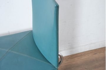中古　ビーアンドビー イタリア(B&B Italia)の洗練が光る本革ピーコックグリーンのチェア(本革チェア、レザーチェア、ダイニングチェア、椅子、イス)(定価約13万円)(R-083528)