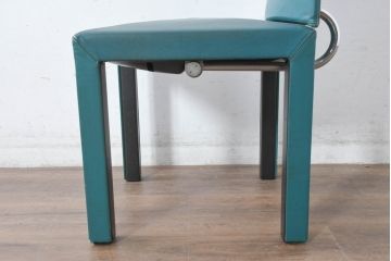 中古　ビーアンドビー イタリア(B&B Italia)の洗練が光る本革ピーコックグリーンのチェア(本革チェア、レザーチェア、ダイニングチェア、椅子、イス)(定価約13万円)(R-083528)