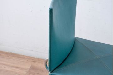 中古　ビーアンドビー イタリア(B&B Italia)の洗練が光る本革ピーコックグリーンのチェア(本革チェア、レザーチェア、ダイニングチェア、椅子、イス)(定価約13万円)(R-083528)