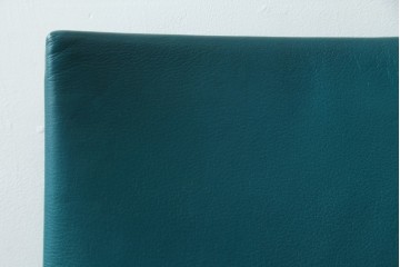 中古　ビーアンドビー イタリア(B&B Italia)の洗練が光る本革ピーコックグリーンのチェア　定価約13万円　(R-083528)
