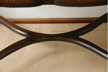 イギリスアンティーク　上手物!!　オーク材　曲線美と風格を兼ね備えたバルボス脚のライティングビューロー　(R-083529)