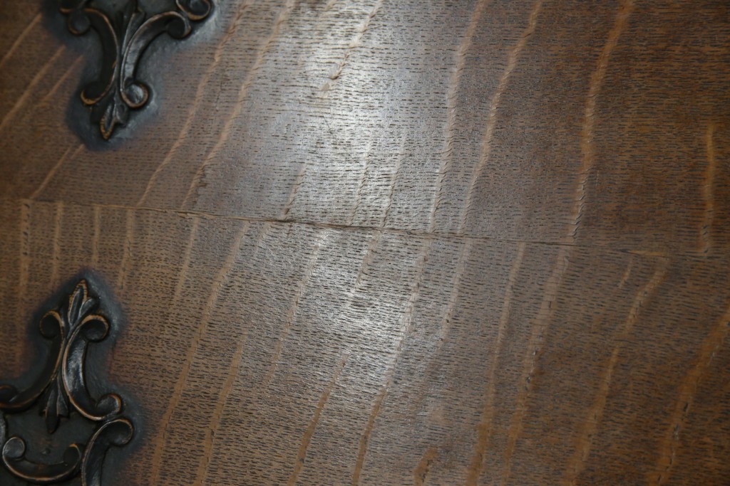 イギリスアンティーク　上手物!!　オーク材　曲線美と風格を兼ね備えたバルボス脚のライティングビューロー　(R-083529)