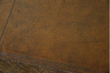 イギリスアンティーク　上手物!!　オーク材　曲線美と風格を兼ね備えたバルボス脚のライティングビューロー　(R-083529)