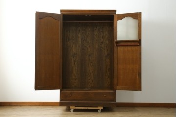 中古　美品　三越家具　ブルージュ(Brugge)　英国カントリースタイル 気品ただよう木目が魅力のアンティーク風ワードローブ　(R-083530)