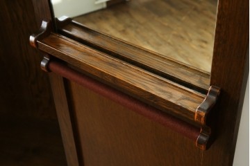 中古　美品　三越家具　ブルージュ(Brugge)　英国カントリースタイル 気品ただよう木目が魅力のアンティーク風ワードローブ　(R-083530)