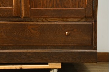 中古　美品　三越家具　ブルージュ(Brugge)　英国カントリースタイル 気品ただよう木目が魅力のアンティーク風ワードローブ　(R-083530)