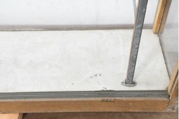 和製アンティーク　昭和レトロ　コレクション映えるすっきり薄型の卓上ガラスケース(ショーケース、Gケース、ディスプレイケース、コレクションケース、飾り棚、陳列棚、店舗什器)(R-083531)