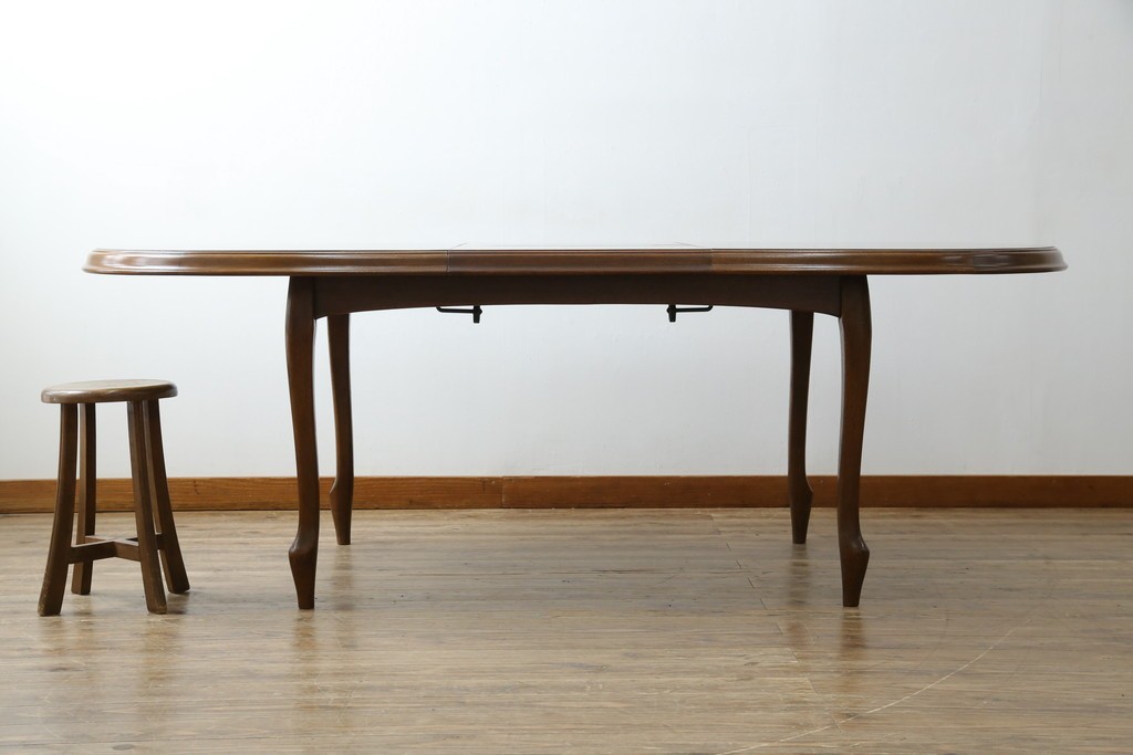 和製ヴィンテージ　マルニ木工　ベルサイユシリーズ　上品な杢目が魅力的なエクステンションテーブル　(R-083532)