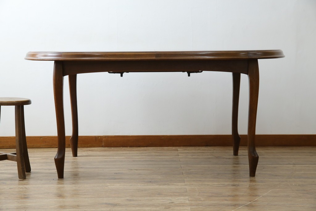 和製ヴィンテージ　マルニ木工　ベルサイユシリーズ　上品な杢目が魅力的なエクステンションテーブル　(R-083532)