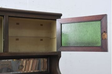 和製アンティーク　昭和レトロの味わいがたっぷりの色ガラス入り薬品棚(メディカルキャビネット、収納棚、戸棚、飾り棚、薬棚、薬品キャビネット、医療用キャビネット、ケビント、デンタルケース、デンタルキャビネット、店舗什器)(R-083534)