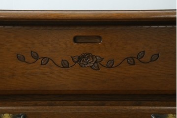 中古　美品　名門家具メーカー 葉山家具　葉山ガーデン　葉山クラシックシリーズ　優美なローズ&リーフ模様の彫刻がクラシック感を高めるドレッシングチェスト　定価約30万円　(R-083536)