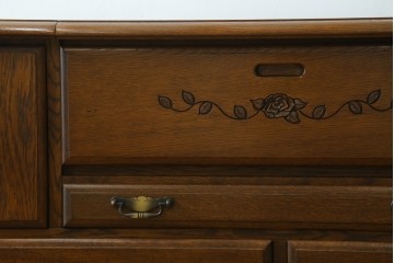 中古　美品　名門家具メーカー 葉山家具　葉山ガーデン　葉山クラシックシリーズ　優美なローズ&リーフ模様の彫刻がクラシック感を高めるドレッシングチェスト　定価約30万円　(R-083536)