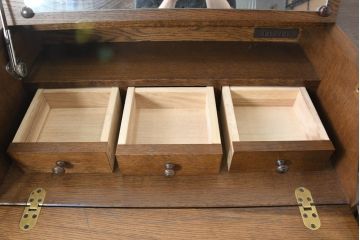 中古　美品　名門家具メーカー 葉山家具　葉山ガーデン「葉山クラシックシリーズ」　優美なローズ&リーフ模様の彫刻がクラシック感を高めるドレッシングチェスト(Hayama Classic、ドレッサー、鏡台、ミラーチェスト)(定価約30万円)(R-083536)