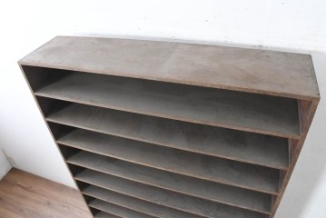 和製ヴィンテージ　古家具　使い込まれた木の味わいたっぷり!　レトロな10段シューズラック　(R-083538)