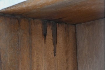 和製アンティーク　希少デザイン!!　収納棚付きのレトロな薄型シェルフ　(R-083539)