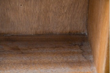 和製アンティーク　希少デザイン!!　収納棚付きのレトロな薄型シェルフ　(R-083539)