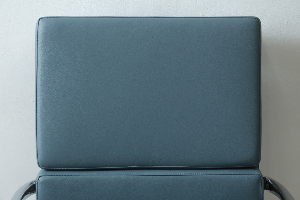 中古　超美品!!　使用感ほぼなし　Cassina ixc.(カッシーナ・イクスシー)　Alias(アリアス)　Alberto Meda(アルベルト・メダ)デザイン　本革(レザー)　快適な座り心地を両立したキャスタースウィベルアームチェア　定価約72万円　(R-083540)