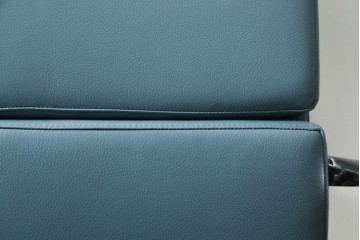 中古　超美品!!　使用感ほぼなし　Cassina ixc.(カッシーナ・イクスシー)　Alias(アリアス)　Alberto Meda(アルベルト・メダ)デザイン　本革(レザー)　快適な座り心地を両立したキャスタースウィベルアームチェア　定価約72万円　(R-083540)