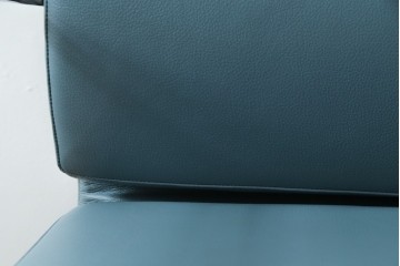 中古　超美品!!　使用感ほぼなし　Cassina ixc.(カッシーナ・イクスシー)　Alias(アリアス)　Alberto Meda(アルベルト・メダ)デザイン　本革(レザー)　快適な座り心地を両立したキャスタースウィベルアームチェア　定価約72万円　(R-083540)