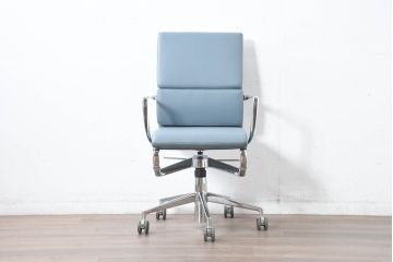 中古　超美品!!　使用感ほぼなし　カッシーナ(Cassina)　アリアス(Alias)　アルベルト・メダ(Alberto Meda)デザイン　本革(レザー)　スタイリッシュなデザインと快適な座り心地を両立した高級感あふれるキャスタースウィベルアームチェア(デスクチェア、オフィスチェア、回転チェア、椅子、イス)(定価約72万円)(R-083540)