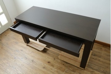 中古　カッシーナ(Cassina)　カトリーヌ・メミ(Catherine Memmi)　高級感漂うモダンなデザインのマンハッタンデスク　定価約39万円　(R-083544)