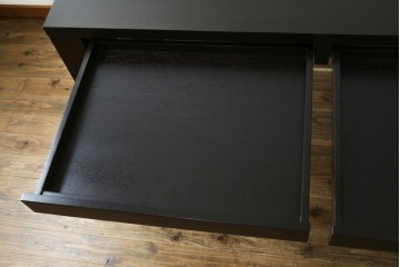 中古　カッシーナ(Cassina)　カトリーヌ・メミ(Catherine Memmi)　高級感漂うモダンなデザインのマンハッタンデスク　定価約39万円　(R-083544)