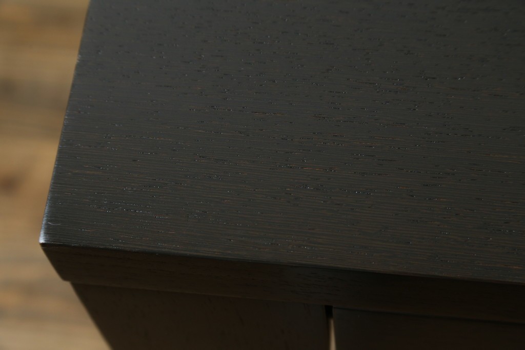 中古　カッシーナ(Cassina)　カトリーヌ・メミ(Catherine Memmi)　高級感漂うモダンなデザインのマンハッタンデスク　定価約39万円　(R-083544)