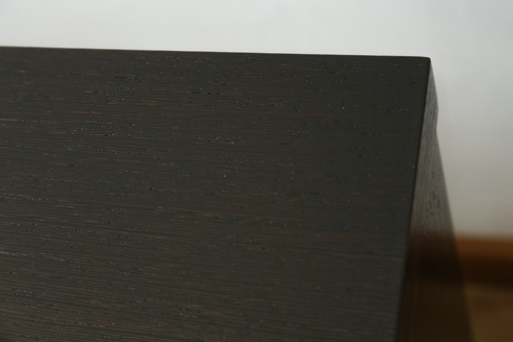 中古　カッシーナ(Cassina)　カトリーヌ・メミ(Catherine Memmi)　高級感漂うモダンなデザインのマンハッタンデスク　定価約39万円　(R-083544)
