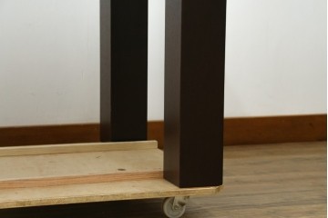 中古　カッシーナ(Cassina)　カトリーヌ・メミ(Catherine Memmi)　高級感漂うモダンなデザインのマンハッタンデスク　定価約39万円　(R-083544)