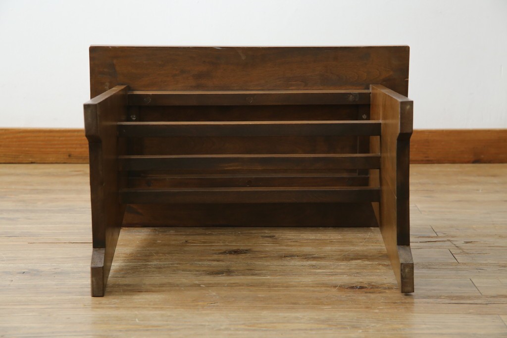 和製ビンテージ　樺(カバ)材　和とモダンデザインが融合した楔(クサビ)式横桟の民芸風ローテーブル　(R-083545)