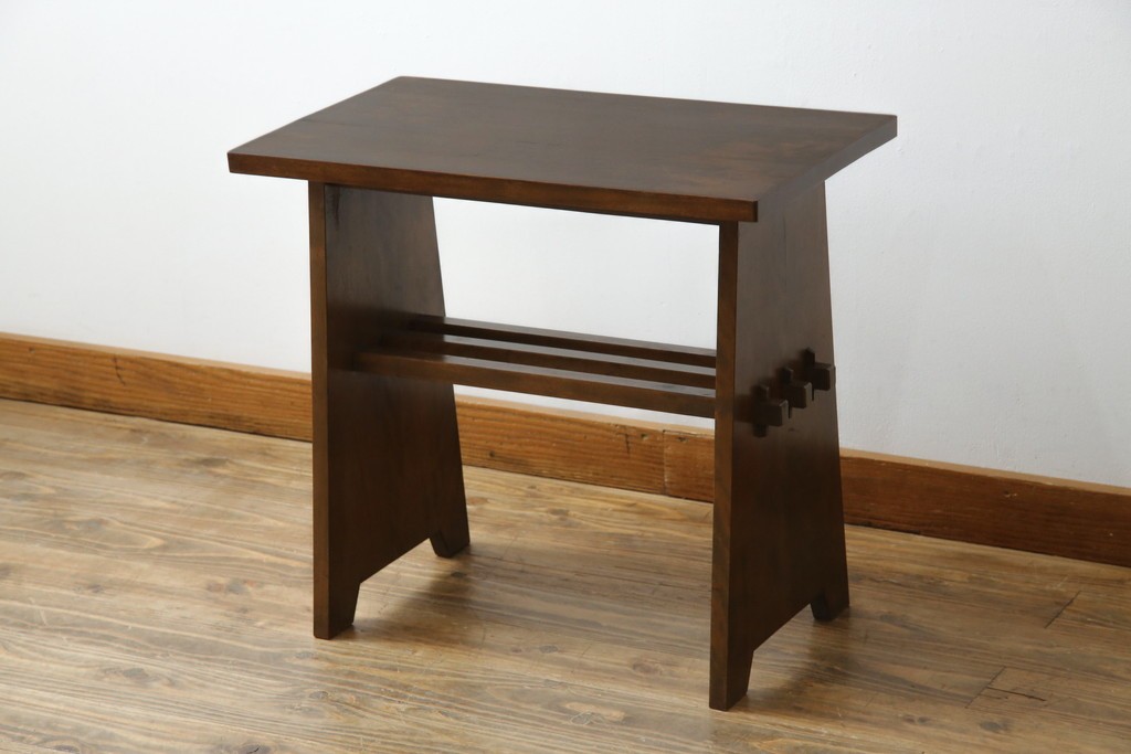 和製ビンテージ　樺(カバ)材　和とモダンデザインが融合した楔(クサビ)式横桟の民芸風ローテーブル　(R-083545)