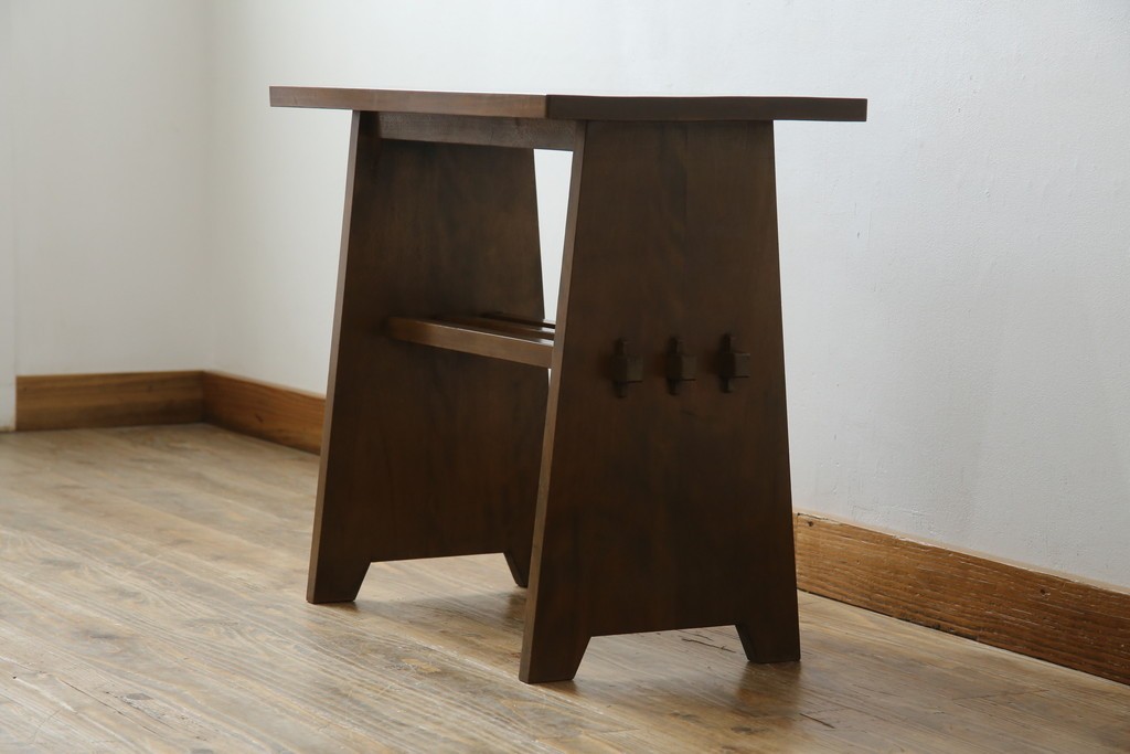 和製ビンテージ　樺(カバ)材　和とモダンデザインが融合した楔(クサビ)式横桟の民芸風ローテーブル　(R-083545)