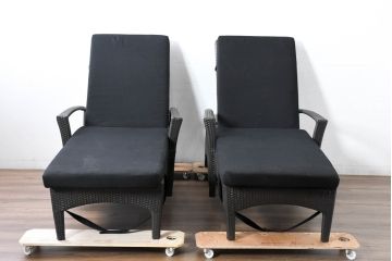 中古　超美品　展示品!!　ガーデンファニチャー　ジゼル(GISELE)　上質な時間を演出するモダンなデザインが魅力のサンラウンジャー2脚セット(デッキチェア、ビーチベッド、リゾートチェア、バラ売り可能)(定価2台で約80万円)(R-083549)